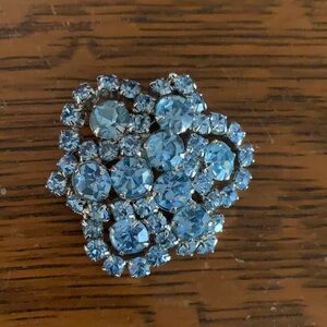 Rhinestone vintage pin brochure blue silver